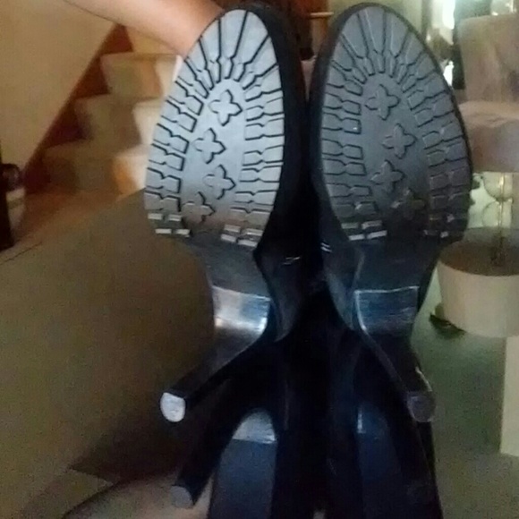 COPY - Boston Proper. Winter fox fur boots - Picture 3 of 5